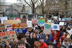 Student Strike Dublin 2019-0315.JPG - Over 10,000 students packed the length of Molesworth Street from the Dáil to Dawson street on 15 March 2019